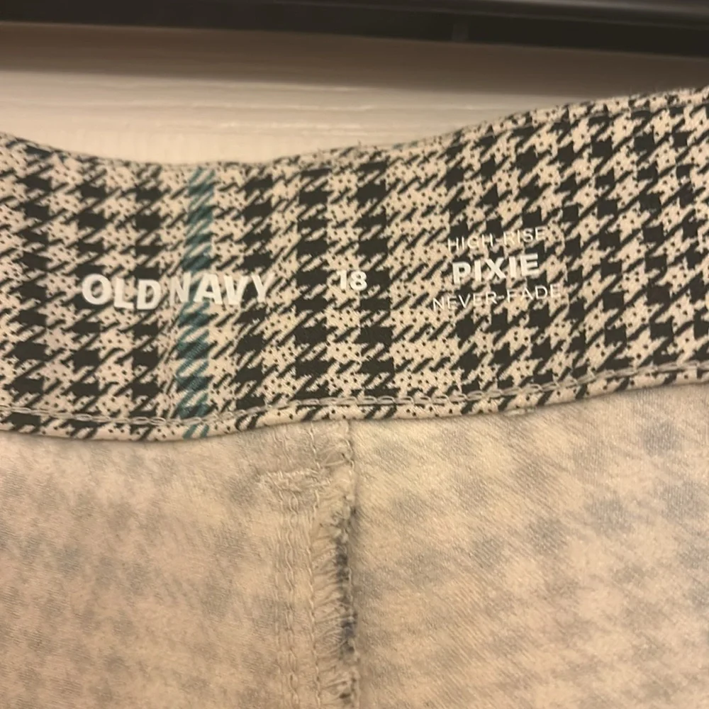 Women’s Black, Blue, and White Checkered Pants - Picture 3 of 4